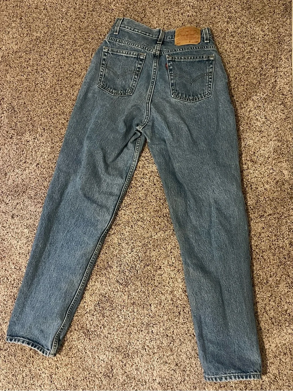 Vintage Levi's Women's Light Blue Relaxed Fit Denim Jeans